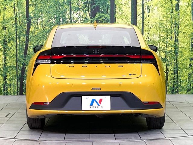 TOYOTA PRIUS 4WD 2024