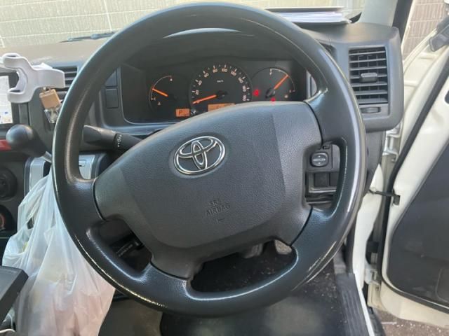 TOYOTA REGIUSACE van 4WD 2014