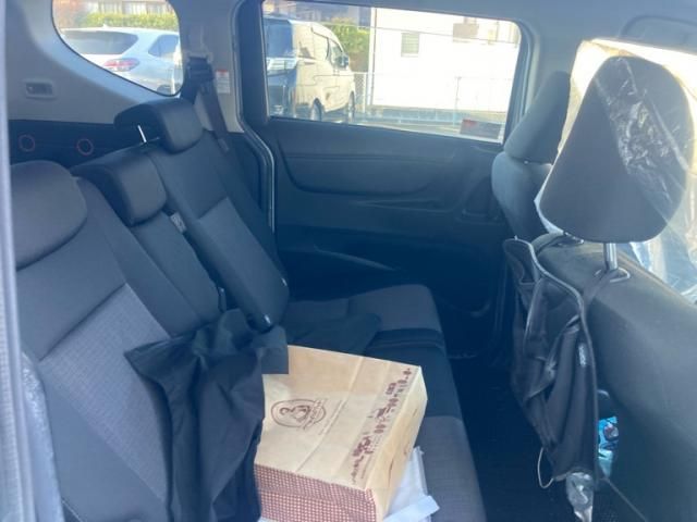 TOYOTA SIENTA HYBRID 2019