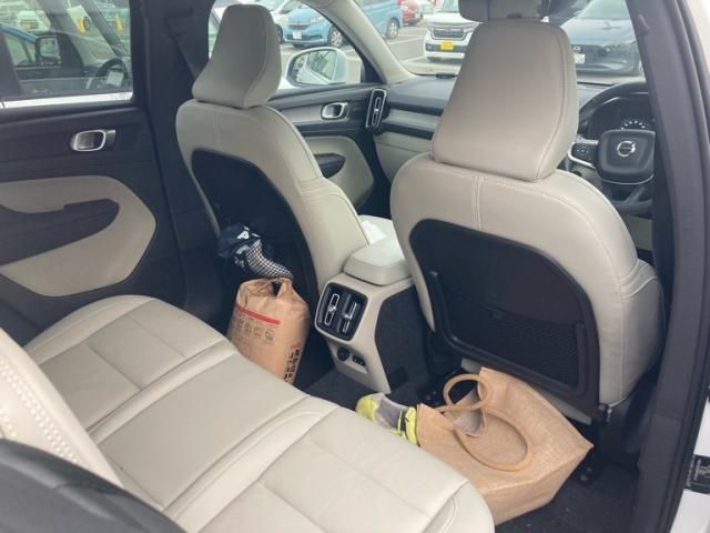 VOLVO VOLVO XC40 2021