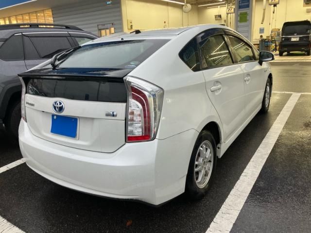 TOYOTA PRIUS 2015