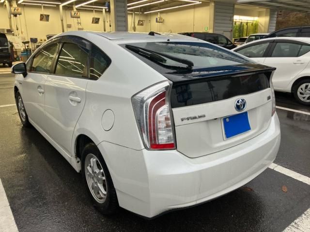 TOYOTA PRIUS 2015