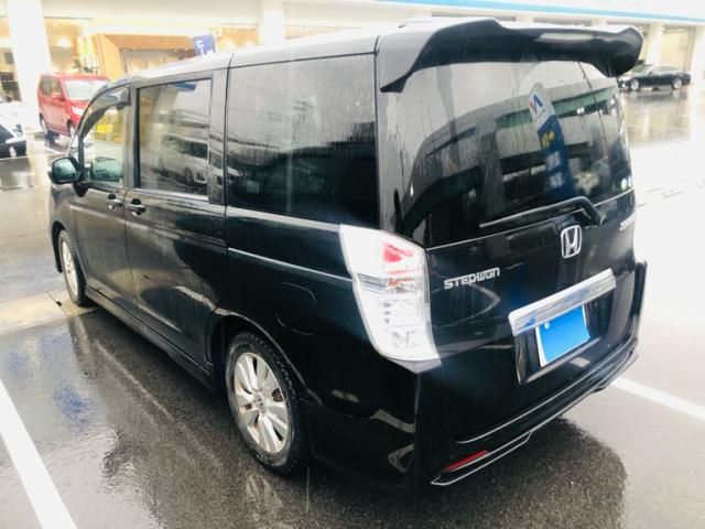 HONDA STEPWAGON SPADA 2011