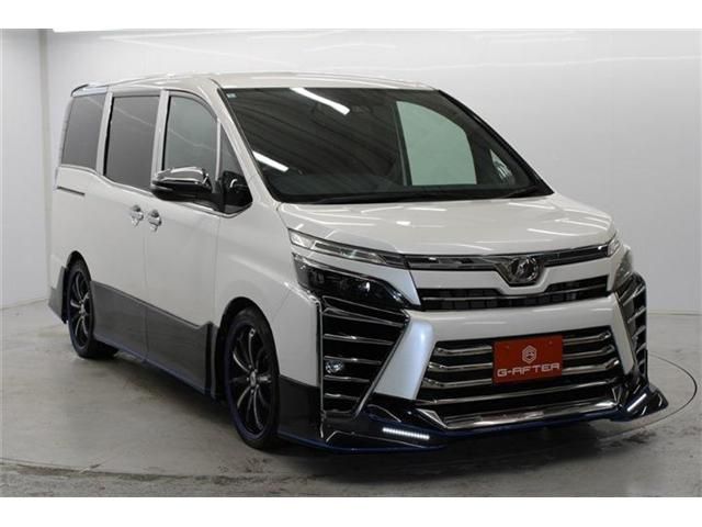 TOYOTA VOXY 2018