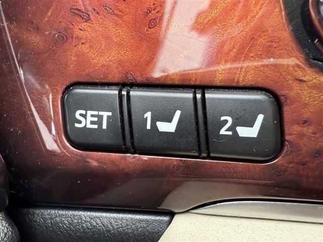 TOYOTA CROWN MAJESTA HYBRID 2014