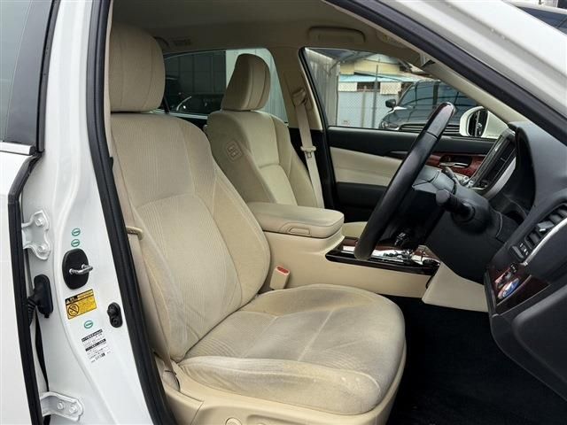 TOYOTA CROWN MAJESTA HYBRID 2014