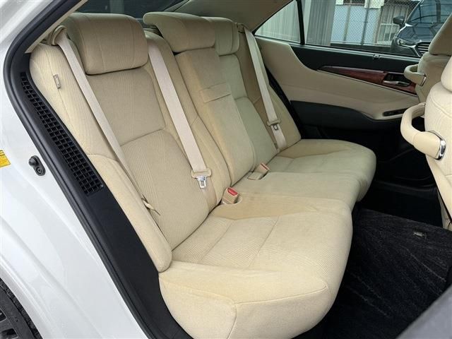 TOYOTA CROWN MAJESTA HYBRID 2014