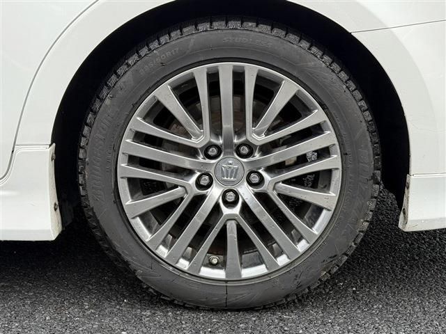 TOYOTA CROWN MAJESTA HYBRID 2014