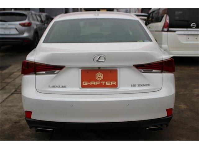 TOYOTA LEXUS IS200t 2016