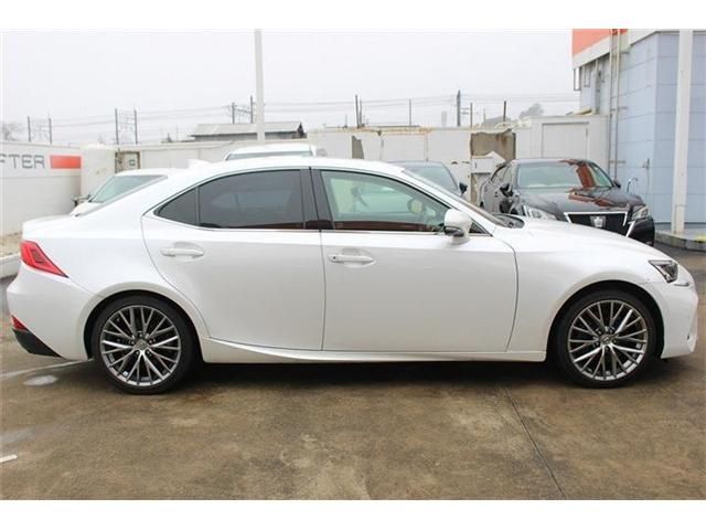 TOYOTA LEXUS IS200t 2016