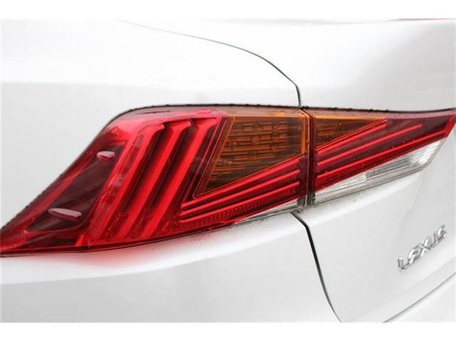 TOYOTA LEXUS IS200t 2016