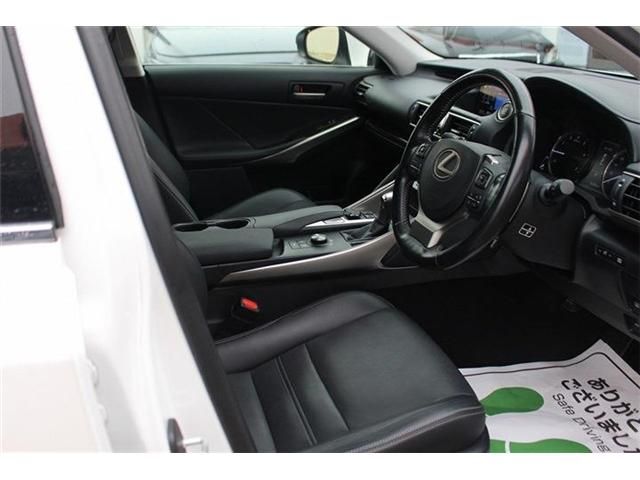 TOYOTA LEXUS IS200t 2016