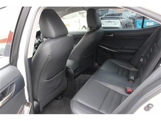 TOYOTA LEXUS IS200t 2016