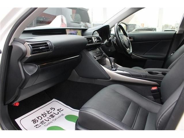 TOYOTA LEXUS IS200t 2016