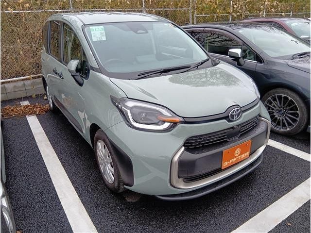 TOYOTA SIENTA HYBRID 2023