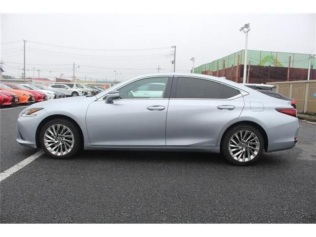 TOYOTA LEXUS ES300h 2022