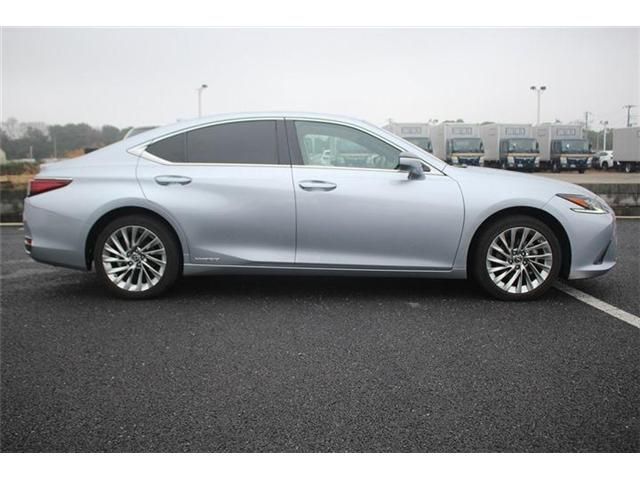 TOYOTA LEXUS ES300h 2022