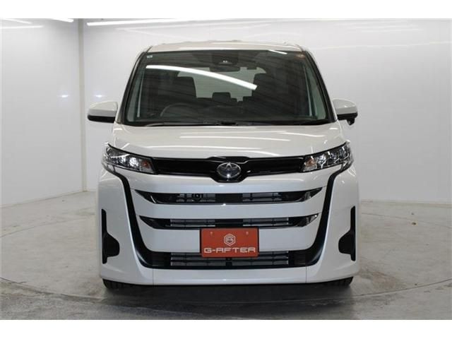 TOYOTA NOAH 2025