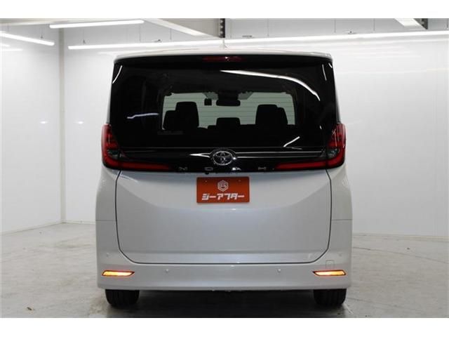 TOYOTA NOAH 2025