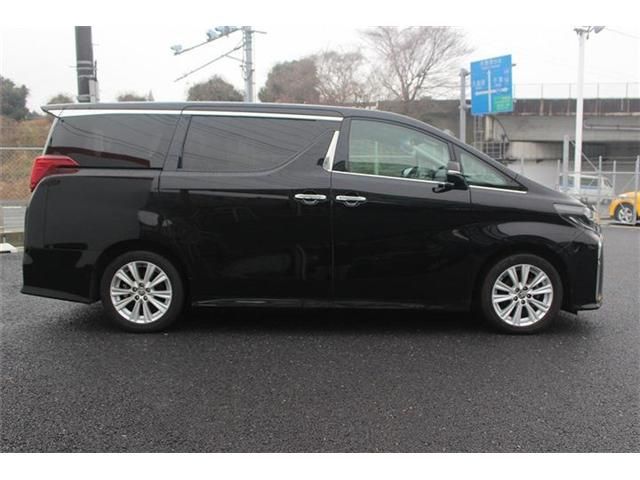 TOYOTA ALPHARD 2022