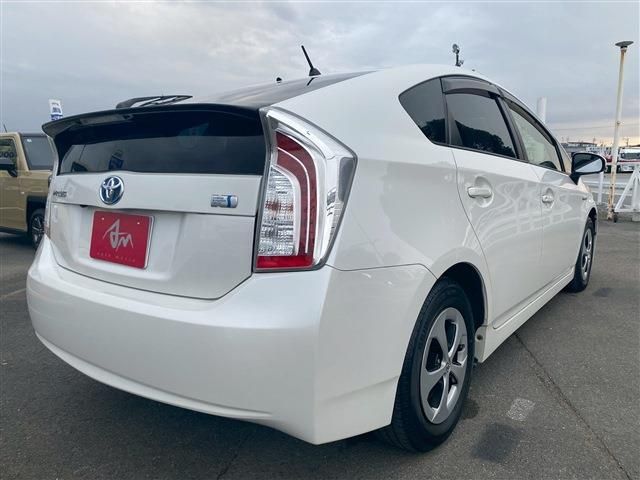 TOYOTA PRIUS 2012
