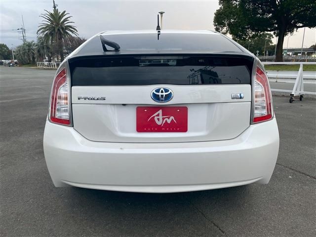 TOYOTA PRIUS 2012