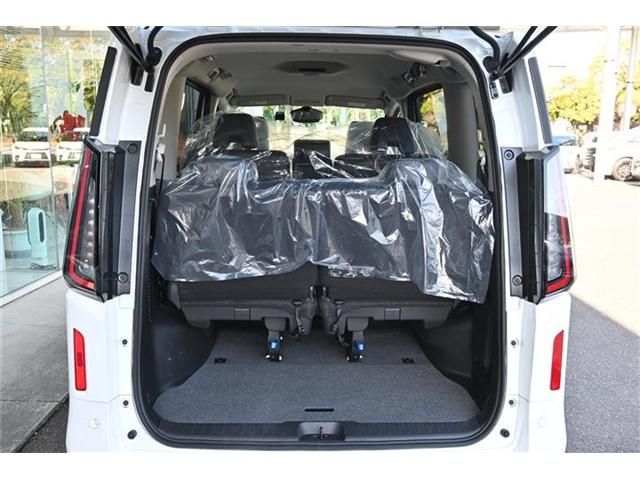 NISSAN SERENA  WG 2025