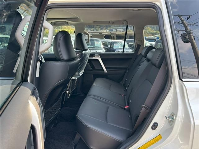 TOYOTA LANDCRUISER PRADO 2023