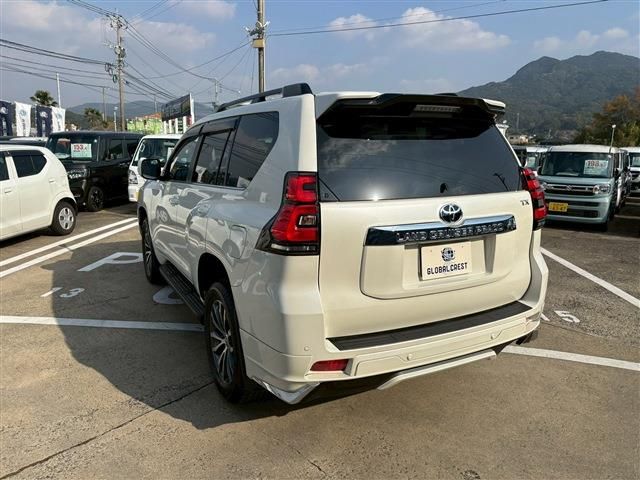 TOYOTA LANDCRUISER PRADO 2023