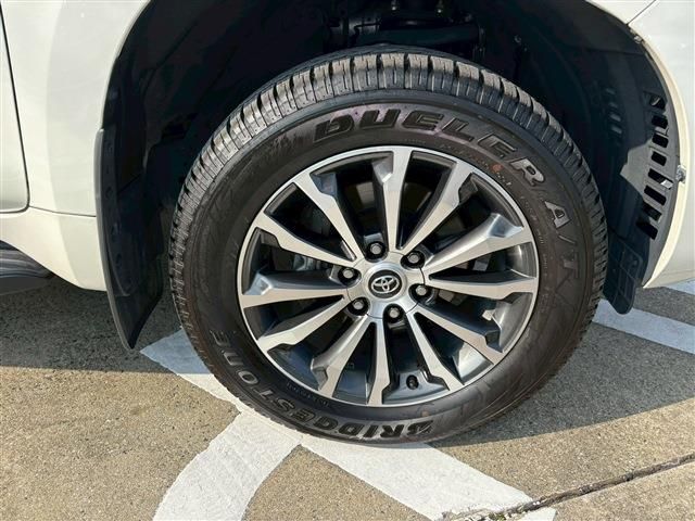 TOYOTA LANDCRUISER PRADO 2023