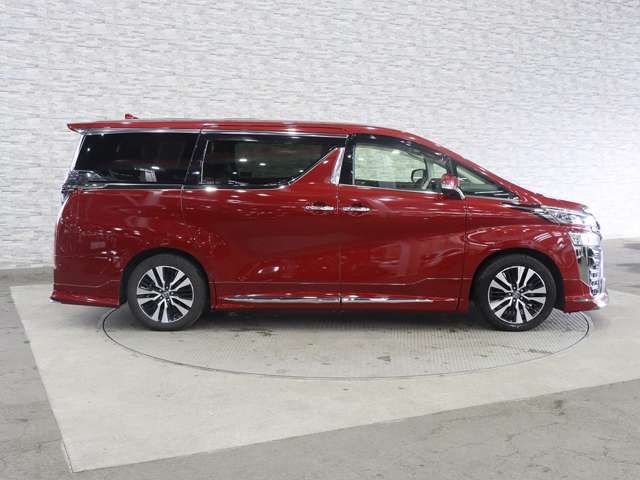 TOYOTA VELLFIRE 2020