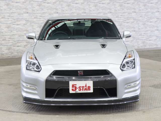 NISSAN GT-R 2011