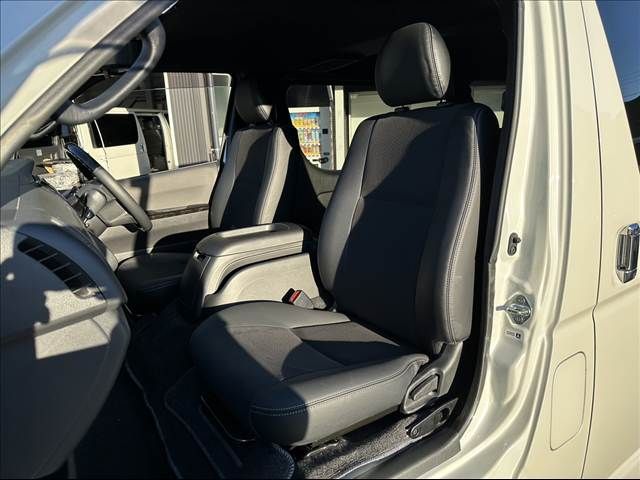 TOYOTA HIACE van 2WD 2022