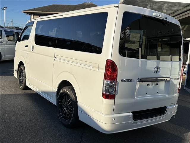 TOYOTA HIACE van 2WD 2022