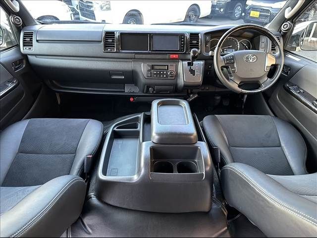 TOYOTA HIACE van 2WD 2018