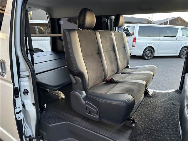 TOYOTA HIACE van 2WD 2018