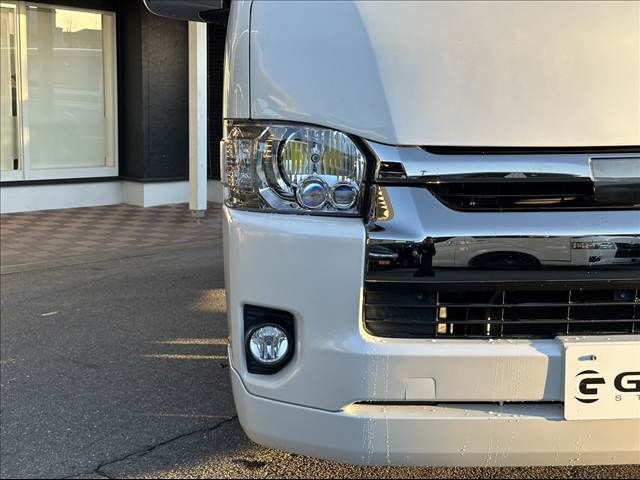 TOYOTA HIACE van 2WD 2018