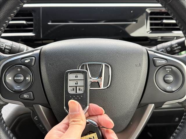 HONDA STEPWAGON SPADA 2015