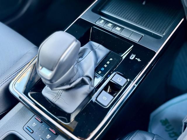 TOYOTA COROLLA CROSS HYBRID 2025