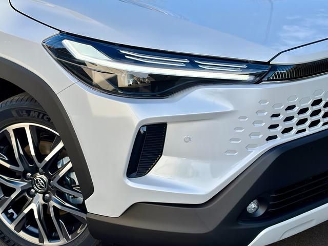 TOYOTA COROLLA CROSS HYBRID 2025