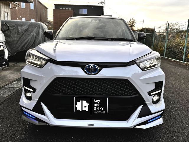 TOYOTA RAIZE HYBRID 2025