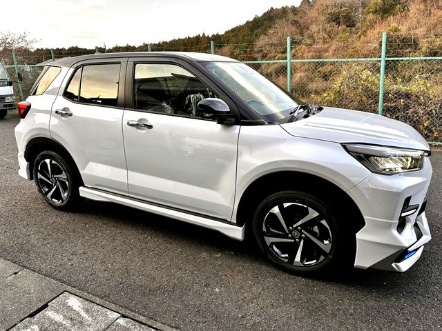 TOYOTA RAIZE HYBRID 2025