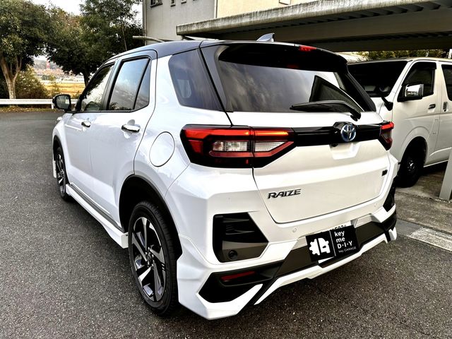 TOYOTA RAIZE HYBRID 2025