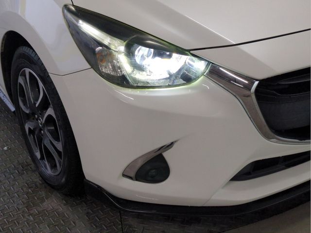 MAZDA DEMIO 2017