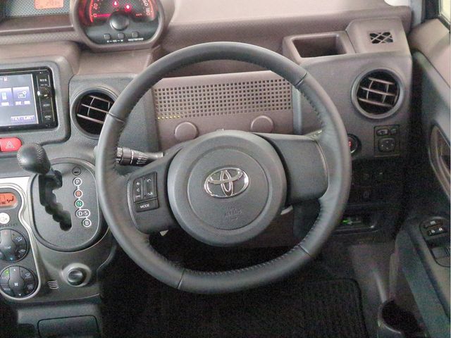 TOYOTA SPADE 2016