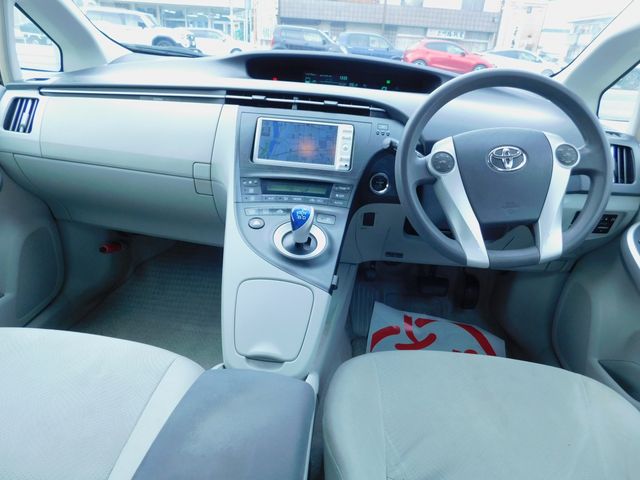 TOYOTA PRIUS 2010