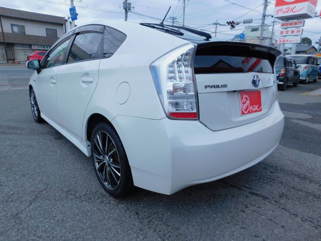 TOYOTA PRIUS 2010
