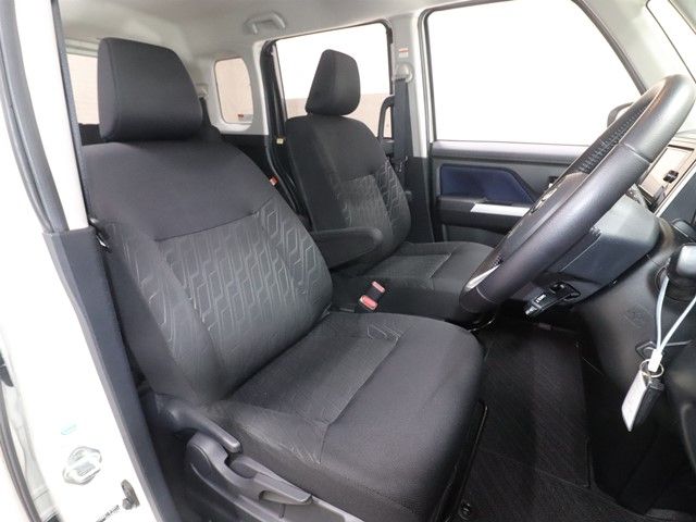 TOYOTA ROOMY 2016