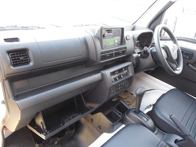 DAIHATSU HIJET truck 2025