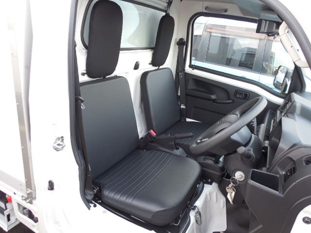 DAIHATSU HIJET truck 2025